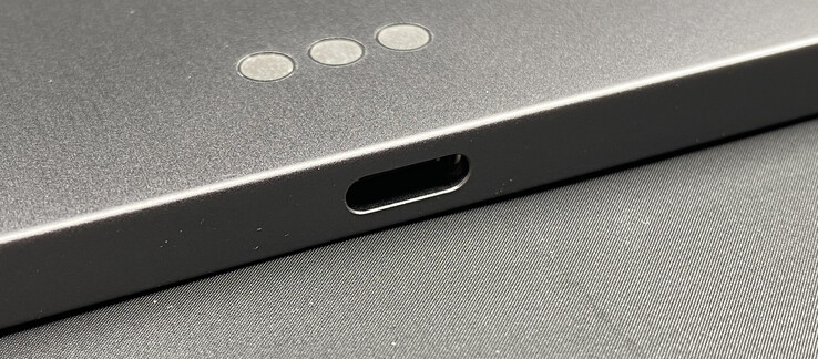 Thunderbolt 3 / USB 4 und Pins für das Magic Keyboard