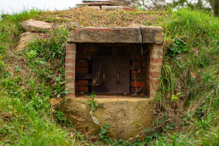 Outdoor-stone-oven