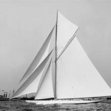 Reliance crossing the finish line  August 25, 1903