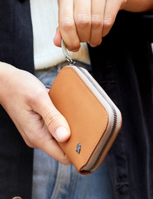 11 Sustainable Wallet Brands Helping You Invest In Our Planet Image by Bellroy #sustainablewallets #sustainablewalletbrands #sustainableleatherwallet #ecofriendlywallets #ecofriendlywomenswallets #ecofriendlywalletsformen #sustainablejungle