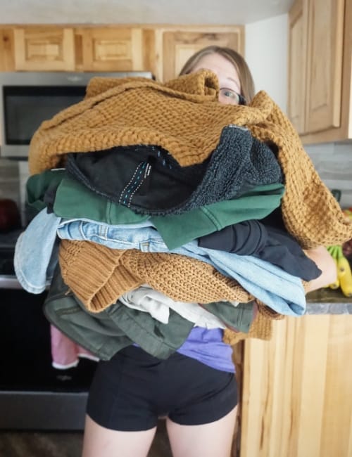 9 Places To Sell Clothes Online Turning (Used) Rags To Riches Image by Sustainable Jungle #sellusedclothesonline #sellingusedclothes #sellclothesonline #sellingclothesonline #wheretosellclothesonline #bestplacestosellclothesonline #sustainablejungle