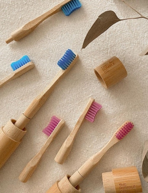 9 Zero Waste & Sustainable Toothbrushes Cleaning The Planet & Your Pearly Whites Images by The Humble Co #sustainabletoothbrushes #mostsustainabletoothbrush #sustainablebambootoothbrush #zerowastetoothbrush #bestzerowastetoothbrush #bambootoothbrushzerowaste #sustainablejungle