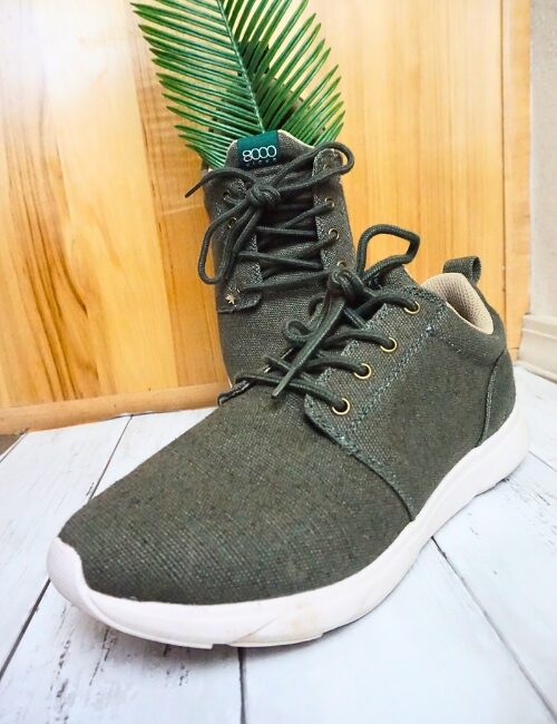 13 Sustainable Shoes To Keep Your Sustainability Game Afoot Image by Sustainable Jungle #sustainableshoes #sustainableshoebrands #sustainablewomensshoes #ecofriendlyshoes #ecofriendlymensshoes #bestsustainableshoes #sustainablejungle