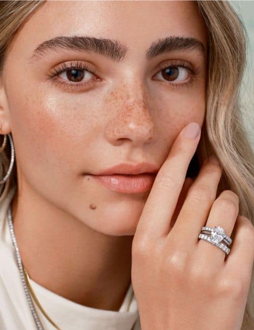 11 Ethical Engagement Rings For A More Sustainable ‘Yes’ Image by Brilliant Earth #ethicalengagementrings #ethicaldiamondengagementrings #ethicaldiamondrings #sustainableengagementrings #ethicalrings #sustainablediamondengagementrings #sustainablejungle