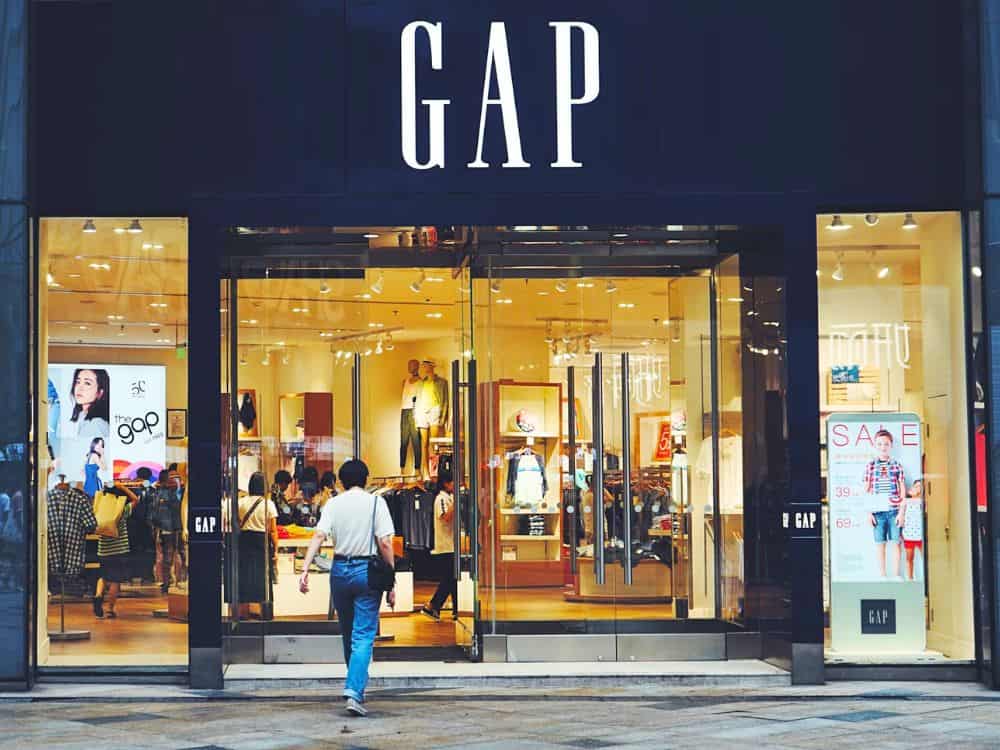 Is Gap Fast Fashion? Image by lan deng #isGapfastfashion #isGapethical #Gapsustainability #isGapsustainable #gapunethicalpractices #sustainablejungle