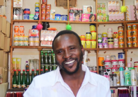 IOM helped Mohammad Ahmad to set up a shop in OMduram market, near Khartoum, Sudan. 