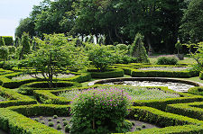 Lily Fountain Parterre