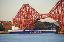 Tor Finlandia Passing Below Bridge