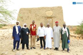 Le Représentant de l’UNESCO au Mali visite des sites culturels à Tombouctou