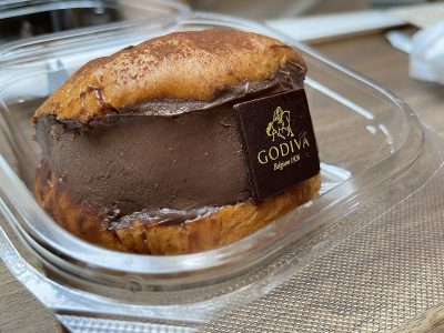 GODIVA cafe ゴディバカフェでショコリキサーとマリトッツォ／横浜みなとみらい駅